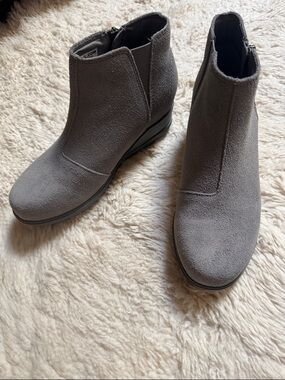 Sorel Gray Suede Wedge Ankle Booties